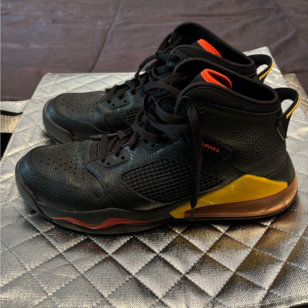 Jordan mars 270